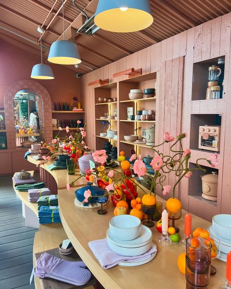 the most beautiful tablescape situation at the Our Place store off of Abbot Kinney and Venice, California. this is the table setting of my dreamsss 🩷���🌸💅🏼🎀🌷 Poor Things, Abbot Kinney, Venice California, Our Place, Color Of Life, My Happy Place, Table Setting, Happy Places, Tablescapes