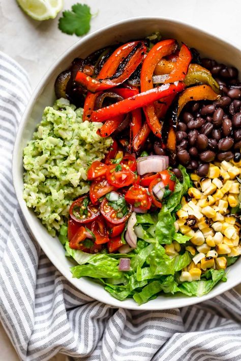 grilled veggie burrito bowls with green rice - plays well with butter Vegetarian Falafel Bowl, Veggie Most Meals, Healthy Meatless Meal Prep, Sauces For Veggie Bowls, High Protein Vegaterian Recipes, Naturally Gluten Free Meals, Plant Based Breakfast Easy, Simple Plant Based Meals, Meatless Meal Prep