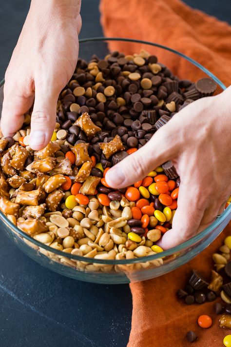 Sweet Snack Mixes For A Crowd, Walking Snacks In A Bag, Easy Party Food For Kids, Snack Mixes For A Crowd, Fall Snack Mixes, Oh Sweet Basil, Snack Mixes, Trail Mix Recipes, Chex Mix Recipes