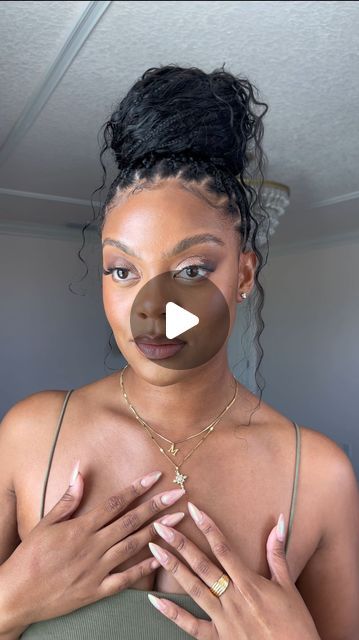 Heat Free® Hair on Instagram: "Protective style season has arrived and @lynnswayxx is ready to show up and show out all summer long in our new Luxe Braiding Collection✨. ⁣ ⁣ We love how her braider used 3 18” bundles of our Boho Deep Wave 100% Human Braiding hair for her medium boho knotless braids to achieve this natural, beautiful, and lightweight look!⁣ ⁣ ⁣ Once paired with our  Perfect Extensions Kit for Wavy/ Curly Textures you get beautifully defined curls ready for all that summer has to offer ☀️.⁣ ⁣ Find your best summer protective style at heatfreehair.com (link in bio). ⁣ ⁣ ⁣ ⁣ ⁣ ⁣ ⁣ ⁣ #braidseason #bohobraids #bohoknotless  #goddessbraids #bohoknotlessbraids" Deep Wave Knotless Braids, Boho Braids In Ponytail, Boho Braids For Wedding, Boho Knotless Updo Styles, Styles With Boho Knotless Braids, Updo Boho Hairstyles, How To Style Long Boho Braids, Knotless Braids Updo Styles, How To Style Your Boho Braids