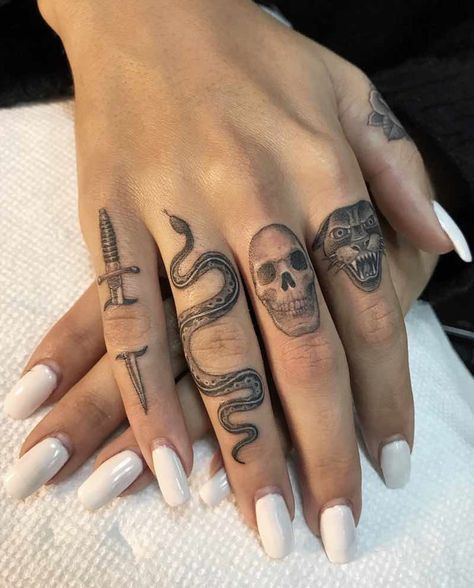 Tattoo Design For Hand, Small Finger Tattoos, Finger Tattoo For Women, Finger Tats, Knuckle Tattoos, Finger Tattoo Designs, Snake Tattoo Design, Inspiration Tattoos, Hand Tattoos For Women