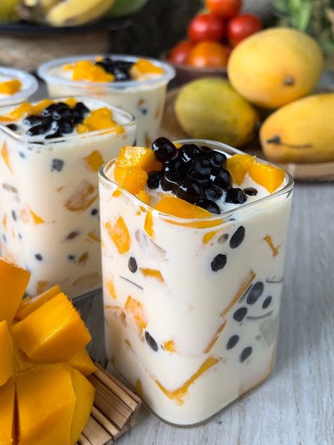 Mango Bango Recipe, Mango Bango, Diwali Desserts, Graham Dessert, Mango Graham, Mango Sago, Filipino Breakfast, Mango Dessert Recipes, Mango Dessert