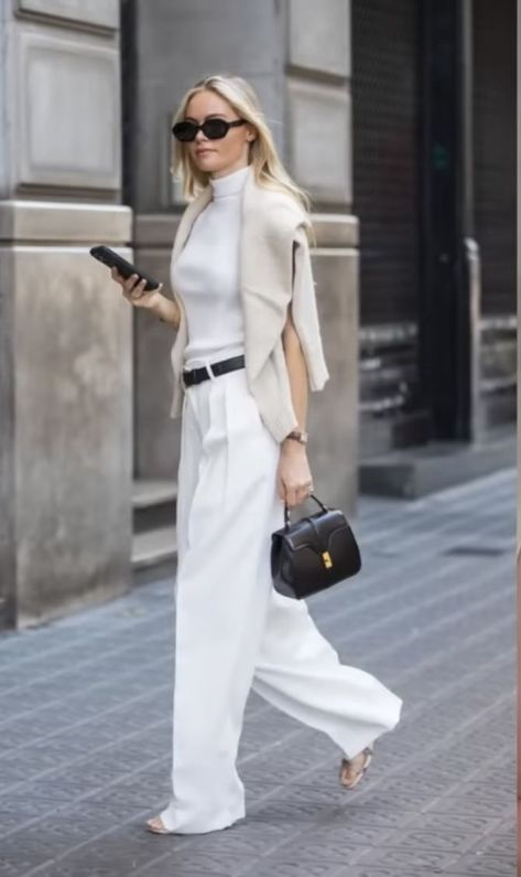 Luxury Outfits Women, Fashion Pants Outfit, Cream Pants Outfit, White Outfit Casual, Casual Elegant Outfits, White Pants Outfit, School Prep, Classic Aesthetic, Minimalist White