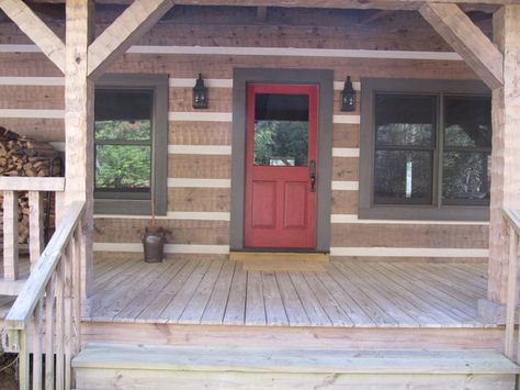 Log Cabin Exterior Door Colors, Log Cabin Front Door, Cabin Front Door, Cabin Exteriors, Barn Exterior, Log Homes Exterior, Log Cabin Exterior, Front Door Decorations, Exterior Door Colors