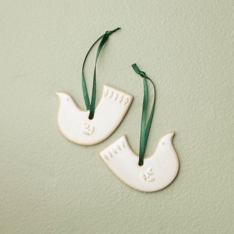 Dove Ceramic, Hand Christmas Tree, Christmas Ornaments Pottery, Disc Ornaments, Magnolia Colors, Clay Christmas Decorations, Dove Ornaments, Ceramic Christmas Decorations, Kids Clay