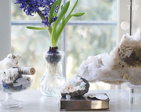 How to Decorate Your Home With Crystals - The Scout Guide Decorating With Crystals, Decor With Crystals, Timeless Bathrooms, Chill Room Aesthetic, Luxurious Home Theater, Chill Room Ideas, Fall Dining Room Table, Marble Bathrooms, Fall Dining Room