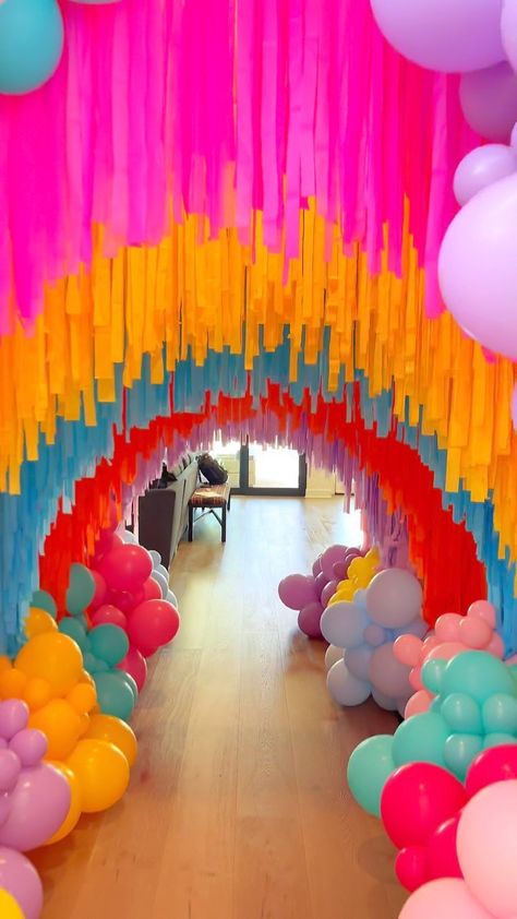 Playground Party Decorations, Playground Decoration Ideas, Theme Park Party Ideas, Playground Themed Birthday Party, Color Themed Party Ideas, No Theme Birthday Party, Dreamland Party, Queen Party Decorations, Bollywood Party Decorations