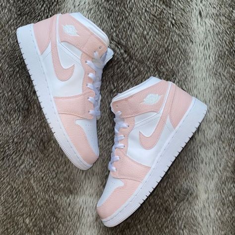 Light Pink Shoes, Pink Jordans, White Nike Shoes, Custom Kicks, Nike Shoes Girls, Preppy Shoes, Jordan Shoes Girls, All Nike Shoes, Shoes And Sneakers