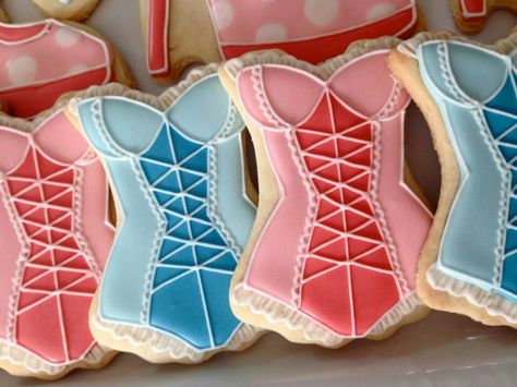 Corset Cookies Corset Cookies, Cookie Clothes, Shoe Cookies, Bridal Cookies, Cookies Decoradas, Life Is Sweet, Kinds Of Cookies, Decorated Sugar Cookies, Fancy Cookies