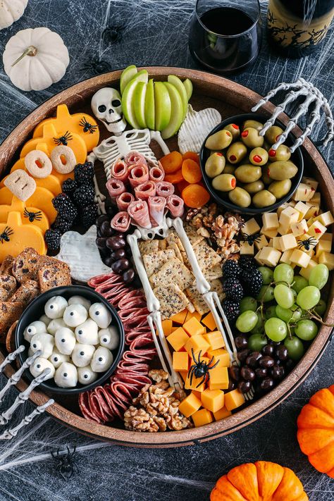 Halloween Breakfast Charcuterie Board, Breakfast Charcuterie Board, Breakfast Charcuterie, Halloween Platter, Halloween Charcuterie Board, Plateau Charcuterie, Halloween Charcuterie, Halloween Party Appetizers, Halloween Breakfast