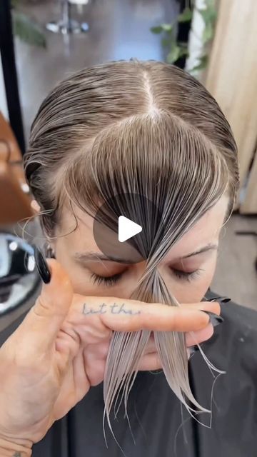 Trim Bangs, Bangs Fringe, Curly Hair Drawing, Easy Hair Cuts, 50k Views, How To Cut Bangs, Hair Cutting Videos, Fringe Bangs, Curly Hair Updo