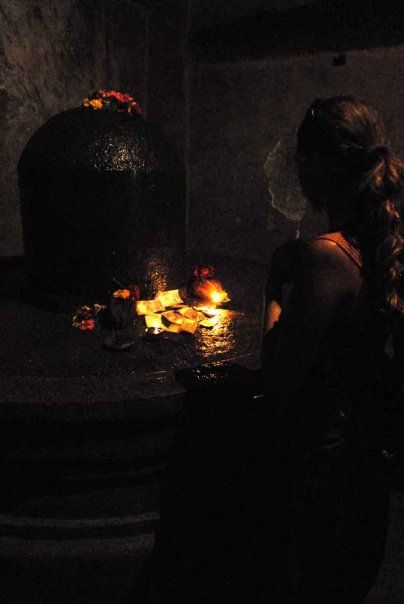 shiva lingam at ajanta Shiva Lingam Pics, Hindu Aesthetic, Shiva The Destroyer, Girl Praying, Rudra Shiva, Twin Flame Art, Pictures Of Shiva, Lord Siva, Shiva Lingam