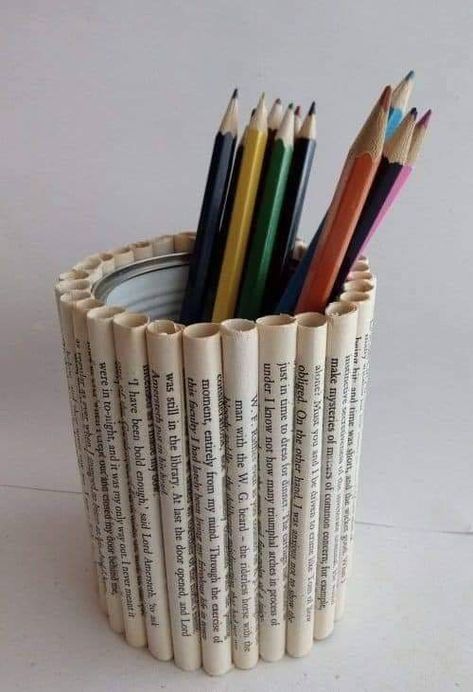 DIY Pencil Holder Crafts to Make at Home Crafts To Make At Home, Diy Pencil Holder, Family Tree Project, Diy Pencil, Tunisian Crochet Patterns, Organic Modern Decor Living Room, Easter Tree Decorations, Newspaper Crafts, Easter Decorations Kids