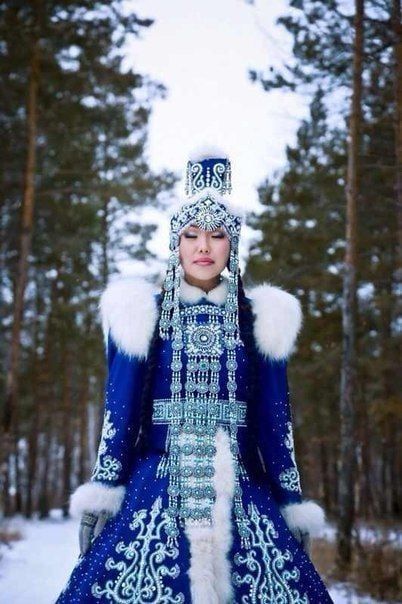 Yakutian Traditional Clothing, Snow Maiden, Snow Princess, Indigenous Culture, Traditional Fashion, Historical Costume, Folk Costume, World Cultures, Fantasy Clothing