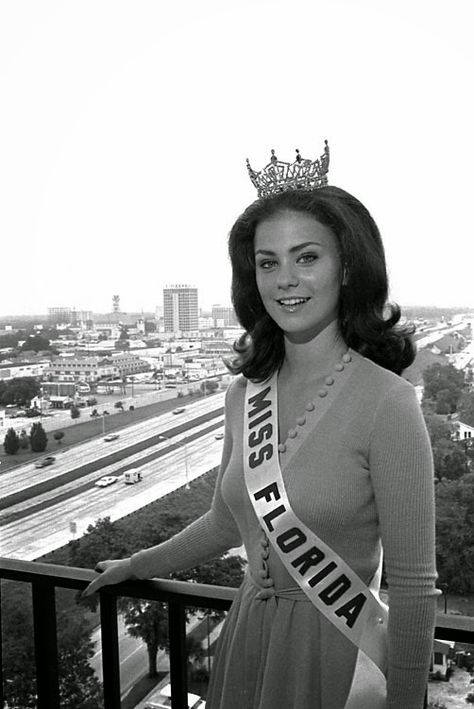 Miss Janice: What Would Suzanne Sugarbaker Do? Miss Florida, Miss Teen Usa, Then And Now Photos, Delta Burke, Miss Usa, Miss America, Gal Gadot, Beauty Queens, Up Girl