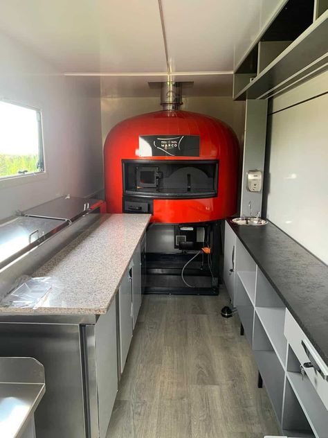 Mobile Pizza Oven Trailers, Pizza Trailer Ideas, Food Trailer Ideas, Pizza Oven Restaurant, Kitchen Restaurant Design, Pizza Trailer, Pizza Business, Mobile Pizza Oven, Pizza Oven For Sale