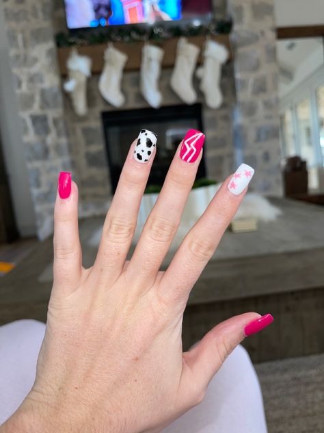 nails, cow print, lightening bolt, stars, pink, western Country Nails Design Pink, Western Pink Nails, Lightening Bolt Nail Design, Western Valentine Nails, Pink And Cow Print Nails, Hot Pink Cow Print Nails, Pink Western Nails, Rodeo Nails Westerns, Nail Art Kit Tools