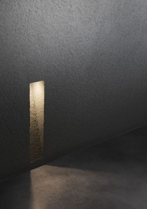 The reliability and durability of concrete reinterpreted in the design of new compact forms with no sharp edges. Cem exploits the potential offered by latest generation LEDs technology to create grazing light effects, diffuse lighting and dedicated accent lighting solutions for walkways, allowing you to customize your outdoor space with a contemporary and unique touch. #LineaLightGroup #Linealight #lightingdesign #indoorlighting #LightingProject #architecture #indoor #lighting #light #design Hidden Wall Lighting, Wall Hidden Light, Wall Grazing Lighting, Stone Wall Lighting, Concrete Lighting, Exterior Wall Lighting, Minimalist Lighting Design, Diffuse Lighting, Exterior Handrail