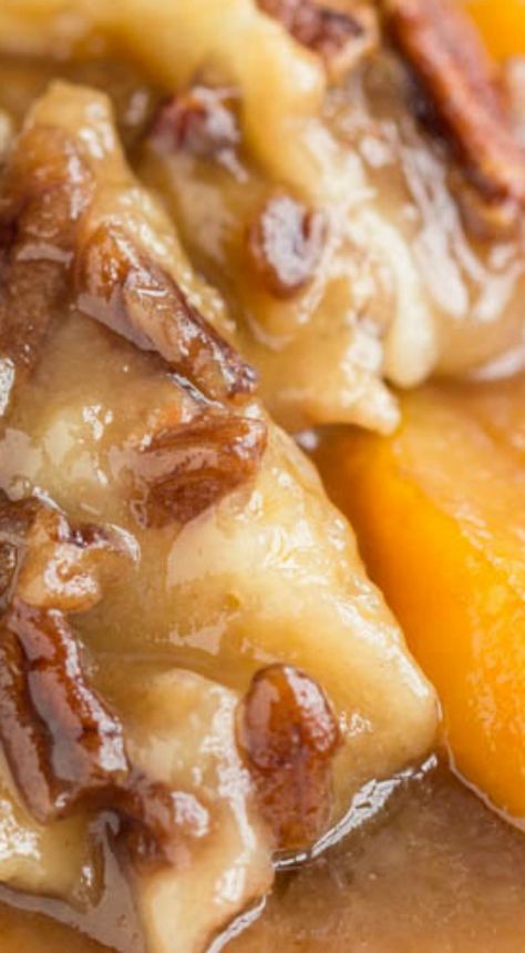 Peach Pecan Cobbler ~ A sweet and buttery dessert recipe that’s loaded with fresh peaches and toasted pecans... This simple and easy dessert comes together in one pan. Pecan Crisp, Stunning Desserts, Cobbler Peach, Yummy Pies, Weight Watcher Desserts, Pecan Cobbler, Potluck Ideas, Peach Recipes, Fruit Cobbler