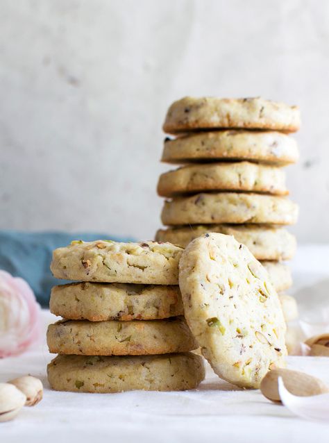 Recipe for the best, easy rose water pistachio shortbread cookies. Slice and bake cookies that are great for Spring and Summer. Can be made ahead! Pistachio Shortbread Cookies, Pistachio Shortbread, Smart Cookies, Pistachio Cookies, Recipes Cookies, Shortbread Cookie Recipe, Shortbread Cookie, Buttery Cookies, S'mores