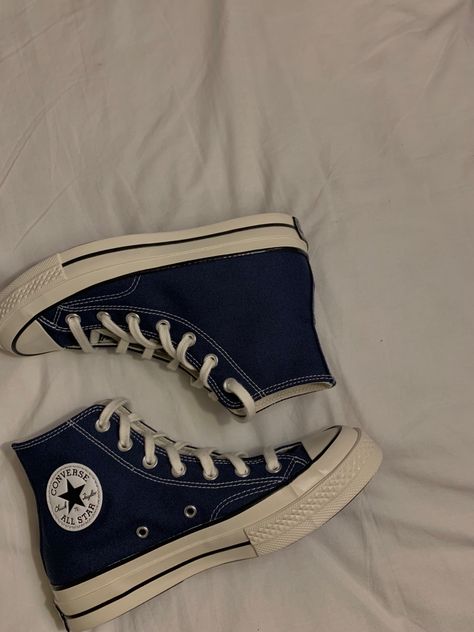 Converse Chuck70, Blue Shoes Aesthetic, Downtown Shoes, Dark Blue Fashion Aesthetic, Shoes Downtown Girl, Converse Aesthetic Vintage, Dark Navy Blue Aesthetic, Converse Blue Shoes, Downtown Girl Shoes