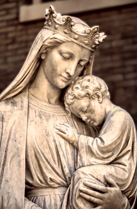 Statues For Front Porch #StatuesForGraves  #•STATUES• Mary Seat Of Wisdom, St James Cathedral Seattle, Virgin Mary Sculpture, Mother Mary Statue, Christus Tattoo, Angel Statues Sculpture, Baby Jesus Statue, Ancient Greek Sculpture, Statue Tattoo