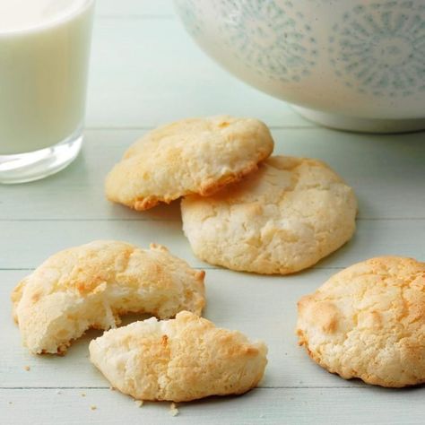 Angel Macaroons Angel Food Cake Mix, Sweet Deserts, Pastries Recipes, Cottage Food, Quick Cookies Recipes, Quick Cookies, 3 Ingredient Desserts, 3 Ingredient Cookies, 2023 Recipes