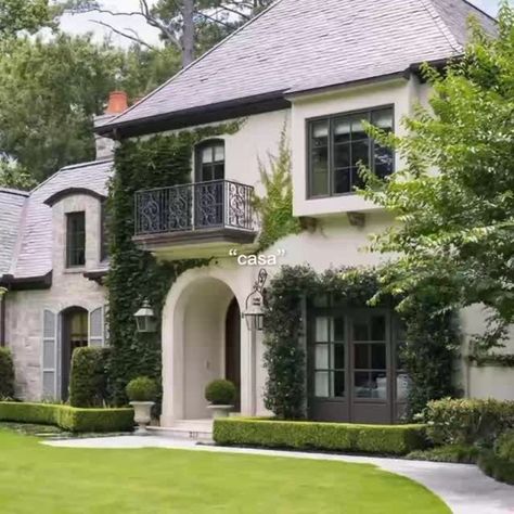 House Inspiration Outside, House Outside Aesthetic, Own House Aesthetic, Houses Exterior Aesthetic, My Dream Home Exterior, French Inspired Home Exterior, Country Style Homes Exterior, Dream Houses Aesthetic, My Future House