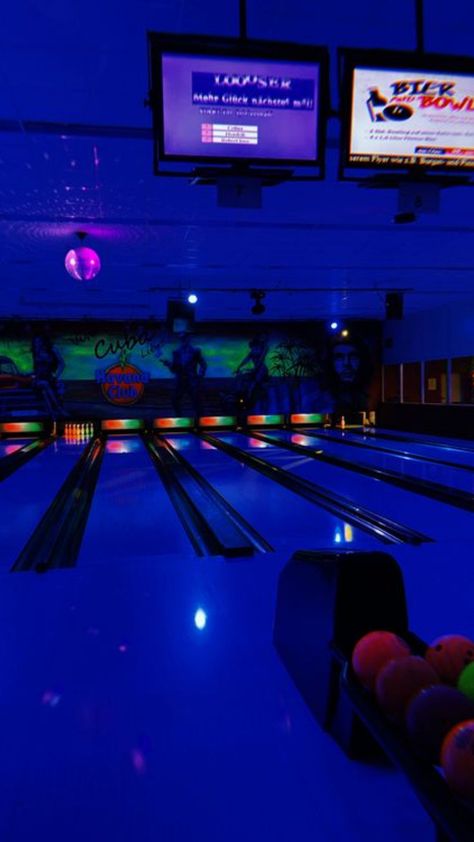 Bowling Alley Background, Picture Lockscreen, Bowling Alley Birthday Party, Mariah Carey House, Bowling Alley Aesthetic, Glow In The Dark Bowling, Arcadecore Aesthetic, Billiards Aesthetic, Bowling Aesthetic