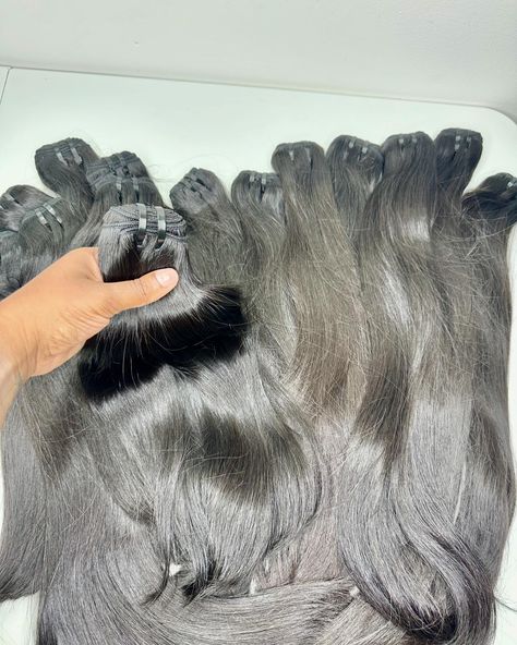 Our LHS Vietnamese Straight bundles allows you to use very minimal heat on your leave-out! Lengths 12-30 inches is available to shop🤍 Best part is that these beauties are currently on sale!! All you need to do is hit the site - add these bundles to your cart and BOOM instant discount! We currently offer same-length options for the girlies that like the blunt cut look AND layered inches for the layered look. You better snatch these beauties before they sell out! 🏃🏾‍♀️ To purchase this b... Raw Bundles, Natural Hair Salons, Straight Bundles, Boutique Business, Hair Boutique, Hair Business, Business Photoshoot, Sew Ins, Business Hairstyles