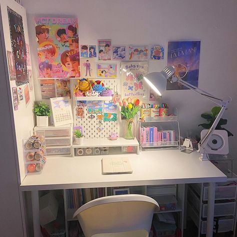 Cute Room Desk Ideas, Studying Desk Setup, Cute Room Decoration Ideas, Meja Belajar Ideas, Desk Decor Ideas Bedroom, Study Desk Decor Ideas, Cute Study Desk, Desk Room Ideas, Study Table Setup