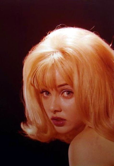 Sue Lyon, Foto Vintage, Hair Reference, The 1960s, Vintage Hairstyles, Vintage Beauty, Marilyn Monroe, Lyon, Hair Inspo