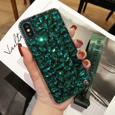 Phone Case Diy Paint, Crystal Phone Case, Phone Covers Diy, Bling Crafts, Bling Phone Case, Girly Phone Cases, Diy Mobile, Mobile Cover, Handmade Jewelry Tutorials