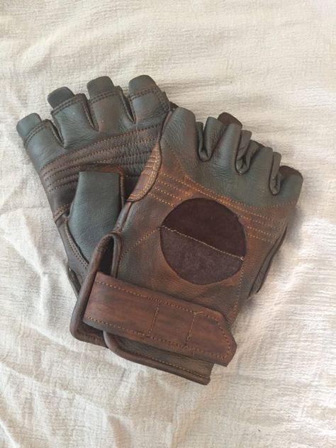 Custom Jyn Erso Rogue One Leather Gloves Diamond Gloves, Jyn Erso, Star Wars Outfits, Rogue One, Star Wars Costumes, Leather Dye, Back Together, Zombie Apocalypse, Character Outfits