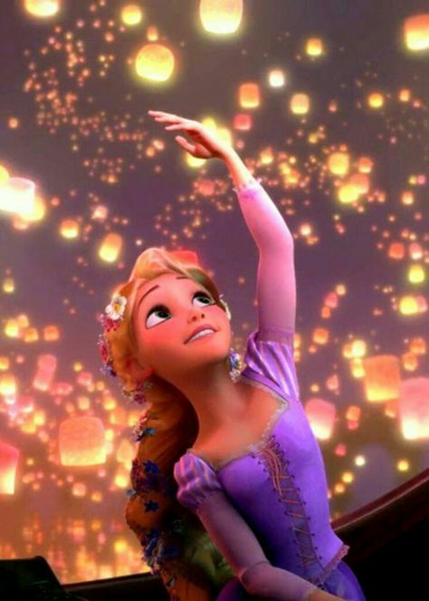 All the photos of tangeld are so good *-* Tangled, Lanterns, Disney Princess, Disney, Purple