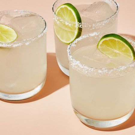 The Perfect Copycat Rusty Taco Margarita – Joyfully Managing Life Margarita Simple Syrup, Lime Juice Margarita, Mexican Margarita, Classic Margarita Recipe, Mezcal Margarita, Easy Margarita, Perfect Margarita, Simple Syrup Recipes, Classic Margarita