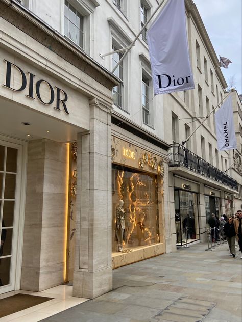 London Mayfair, Mayfair London, Moving Home, Rich Life, Bond Street, Vintage Aesthetic, Luxury Life, Dior, Chanel