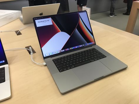 M1 Pro and M1 Max 16" MacBook Pro. Apple laptop. 2021. 16 Inch Macbook Pro, Macbook Pro 16 Inch Aesthetic, Macbook Pro Setup, Electronic Ideas, Macbook Pro Apple, Macbook Pro Keyboard, Macbook Pro Tips, Macbook Pro Touch Bar, Apple Laptop Macbook