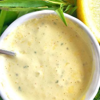 Steak Bernaise, Easy Bernaise Sauce, Bearnaise Sauce Easy, Bernaise Sauce, Dipping Sauce For Artichokes, Béarnaise Sauce, Sauce Béarnaise, Friends Dinner, Bearnaise Sauce