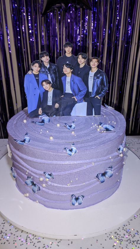 Jungkook Cake Ideas, Bts Cake Simple, Spongebob Treats, Fruit Table Ideas, My Berry First Birthday, Barbie Themed Cake, Army Birthday Cakes, Graduation Cake Ideas, Bts Party