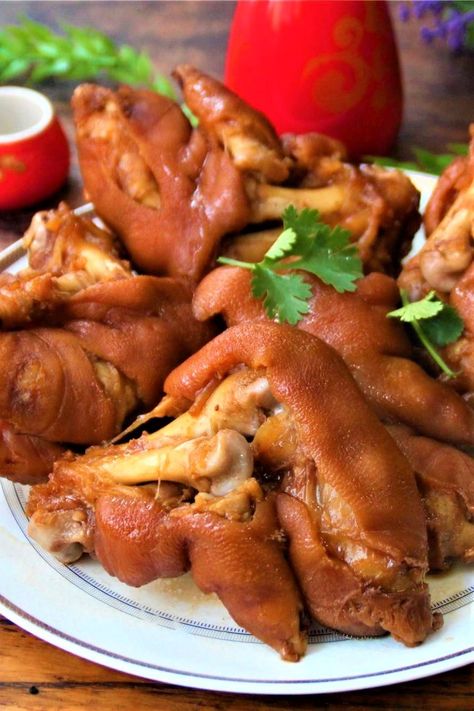 Puerto Rican Pig Feet Stew, Pig Trotters Recipes, Pig Feet Recipe Soul Food, Pig Feet Stew Recipe, Bbq Pig Feet Recipe, Chinese Pig Feet Recipe, Pork Feet Recipe, Pickled Pigs Feet Recipe, Che Recipe