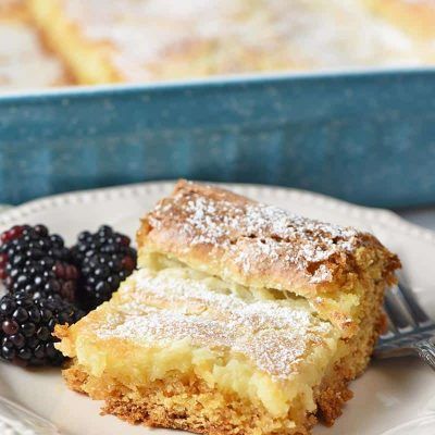 Make a simple and easy St. Louis style gooey butter cake using a cake mix. Ooey gooey recipe for the best dessert you'll ever have! #adventuresofmel #gooeybuttercake #desserts #cakerecipes #easyrecipes #cakemix Easy Cake Mix Desserts, Ooey Gooey Butter Cake Recipe, St Louis Gooey Butter Cake, Easy Butter Cake Recipe, Gooey Butter Cake Recipe, Box Cake Recipes, Ooey Gooey Butter Cake, Butter Cakes, Lemon Cake Easy