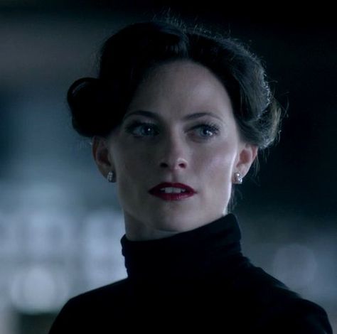 Irene Adler Sherlock, Sherlock Irene Adler, Best Tv Characters, Sherlock And Irene, Lara Pulver, Sherlock Holmes Benedict, Irene Adler, Amanda Abbington, Dr Watson