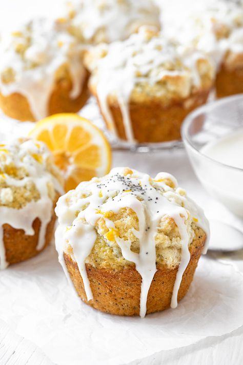 Bright and lemony, these lemon poppy seed muffins are just like the bake shop's version with a streusel topping and sweet lemon glaze! | thecozyapron.com #lemonpoppyseedmuffins #lemonpoppyseedmuffinshealthy #lemonpoppyseedmuffinseasy #lemonpoppyseedmuffinsrecipe #lemonpopyseedmuffinsnoyogurt Lemon Poppy Seed Muffins Healthy, Poppy Seed Muffin Recipe, Lemon Poppy Seed Muffins Recipe, Poppyseed Muffins, Lemon Poppy Seed Muffins, Lemon Cakes, Seed Muffins, Bakery Style Muffins, Yummy Deserts