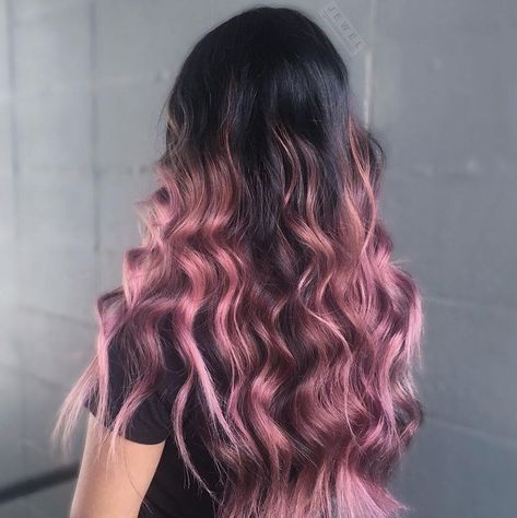 Ombre On Dark Hair, Balayage Hair Rose, Brown Ombre Hair Color, Dark Ombre Hair, Black Hair Ombre, Balayage Hair Caramel, Pink And Black Hair, Rose Gold Highlights, Rose Gold Ombre