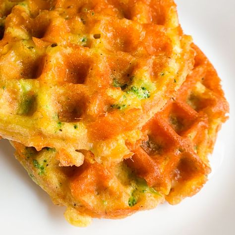 keto-waffles-broccoli-cheese Broccoli Cheese Keto, Easy Low Carb Breakfast, Dash Recipe, Keto Waffles, Cheese Keto, Waffle Iron Recipes, Cheese Waffles, Waffle Maker Recipes, Bread Substitute