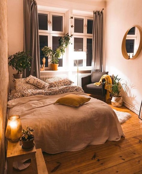 small bedroom designs and ideas Bedroom Decor Bohemian, Loft Ideas, Dekorasi Kamar Tidur, Bohemian Bedroom Decor, Bohemian Bedroom, Room Inspiration Bedroom, Dream Rooms, Aesthetic Bedroom, Bed Room