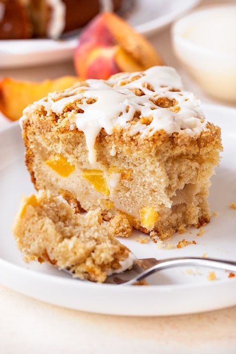 Fresh Peach Coffee Cake, Coffee Cake Bars, Lemon Crumb Cake Recipe, Recipes With Peaches, Lemon Crumb Cake, Peach Coffee Cake, Moist Spice Cake, Peach Coffee, Crumb Coffee Cakes