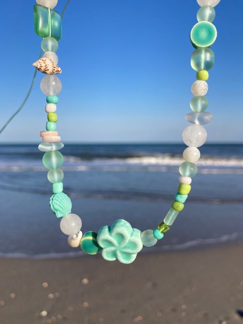 Aquamarine is the turquoise inspired version of my first chunky bead necklace Mermaid Shores. This necklace has a variety of beachy beads and sea glass details. Beach Inspired Bracelets, Beachy Beaded Necklace, Coconut Girl Bracelets, Coconut Girl Necklace, Chunky Beaded Necklace, Chunky Beaded Bracelets, Summer Beaded Necklace, Hibiscus Necklace, Bracelets Preppy