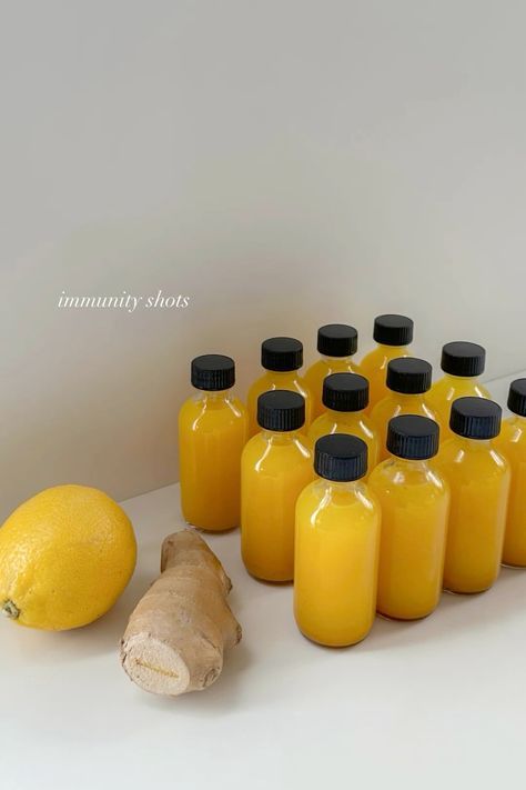 Lemon Ginger Shots, Ginger Shots Recipe, Fitness Aesthetic Gym, Living Healthy Lifestyle, Immunity Shots, Lemon Shots, Ginger Shots, Healthy Juicer Recipes, Healthy Juice Drinks